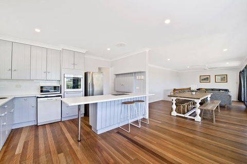 143 Matthew Flinders Drive, Port Macquarie - Accommodation Coffs Harbour 3
