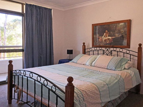 15 'The Commodore' 9-11 Donald Street - Great Unit Only A Short Walk To CBD - Accommodation Coffs Harbour 3