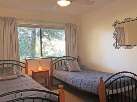 15 'The Poplars' 34 Magnus Street - Great Complex With Pool & Close To Town - Accommodation Coffs Harbour 2