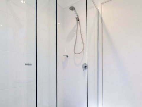 16 'Carindale' 19-23 Dowling St - Ground Floor, Foxtel, Pool And Tennis Court - Accommodation Coffs Harbour 1