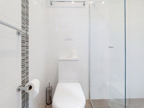 16 'Carindale' 19-23 Dowling St - Ground Floor, Foxtel, Pool And Tennis Court - Accommodation Coffs Harbour 2