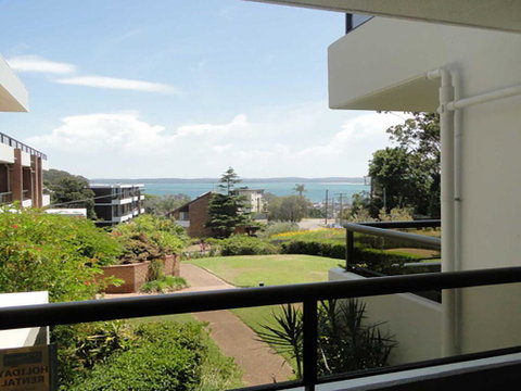 17 'The Commodore' 9-11 Donald Street - Pleasant Unit With Open Plan Living - Accommodation Coffs Harbour 1
