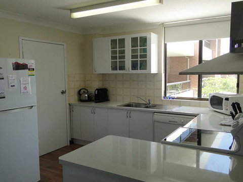 17 'The Commodore' 9-11 Donald Street - Pleasant Unit With Open Plan Living - Accommodation Coffs Harbour 3
