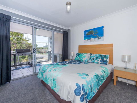 18 'Shoal Bay Beach Apartments' - Fantastic Air Conditioned Unit With A Pool & Lift - Accommodation Coffs Harbour 2