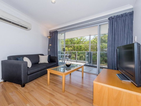 18 'Shoal Bay Beach Apartments' - Fantastic Air Conditioned Unit With A Pool & Lift - Accommodation Coffs Harbour 3