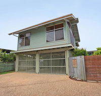 18 Northbeach Place Mudjimba Beach - Pet Friendly Linen Included WIFI - Accommodation Coffs Harbour