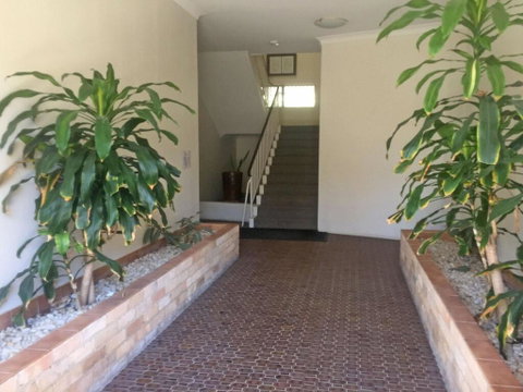 2 'Bronte Court' 17 Magnus Street - Air Con, Complex Pool And Centrally Located - Accommodation Coffs Harbour 1