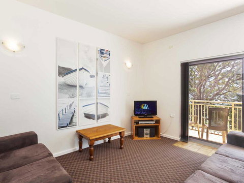 2 'Fiddlers Green' 62 Magnus Street - Ground Floor Unit Walking Distance To Nelson Bay - Accommodation Coffs Harbour 3