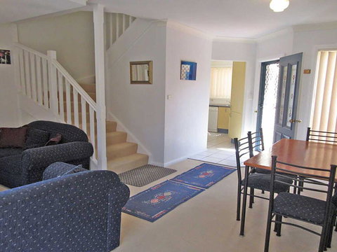 2 'Mahi Mahi', 5 Achilles Street - 3 Bedroom Between Shoal Bay And Little Beach - Accommodation Coffs Harbour 2