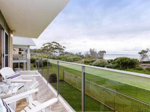 2 'The Helm' 22 Voyager Cl - Stunning Waterfront Unit With Air Conditioning - Accommodation Coffs Harbour 0