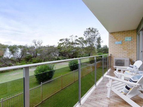 2 'The Helm' 22 Voyager Cl - Stunning Waterfront Unit With Air Conditioning - Accommodation Coffs Harbour 1