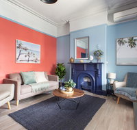 2-Bed Apartment Metres From Coogee Beach and Dining - Accommodation Coffs Harbour