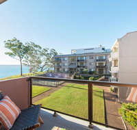 24 'The Poplars' 34 Magnus Street - views aircon WIFI Netflix  Pool - Accommodation Coffs Harbour