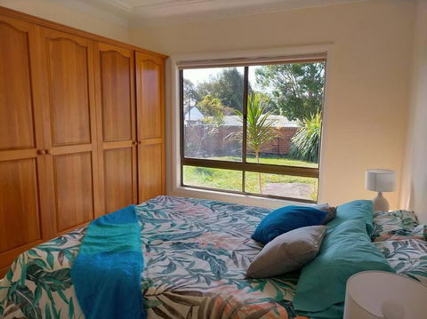 Boyle\'s Beach House - Fully Furnished 3 Bedroom Home. Secure Parking. - Accommodation Coffs Harbour 1