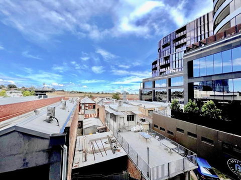 Camberwell Village ONE APT Smart TV - Accommodation Coffs Harbour 0