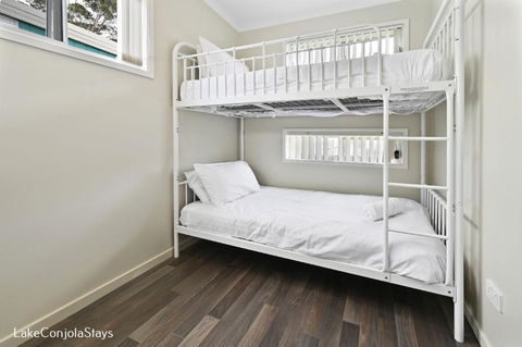 Cabin 60 - Lake Conjola - Accommodation Coffs Harbour 4