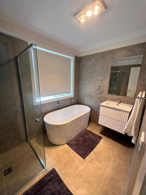 Canberra 3 Bedroom Home To Remember - Accommodation Coffs Harbour 1