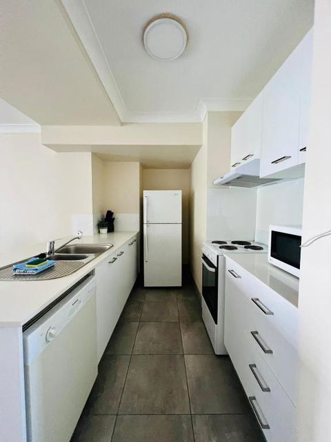 CHA Private Apts Aruba Beach - Accommodation Coffs Harbour 2