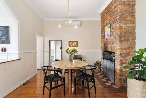 Central Geelong West Cottage - Accommodation Coffs Harbour 1