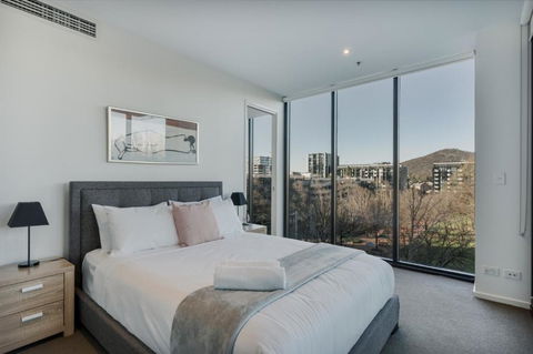 Central Located 2-Bed With Pool, Gym & Parking - Accommodation Coffs Harbour 3
