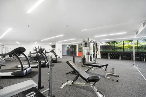 Central Located 2-Bed With Pool, Gym & Parking - Accommodation Coffs Harbour 4