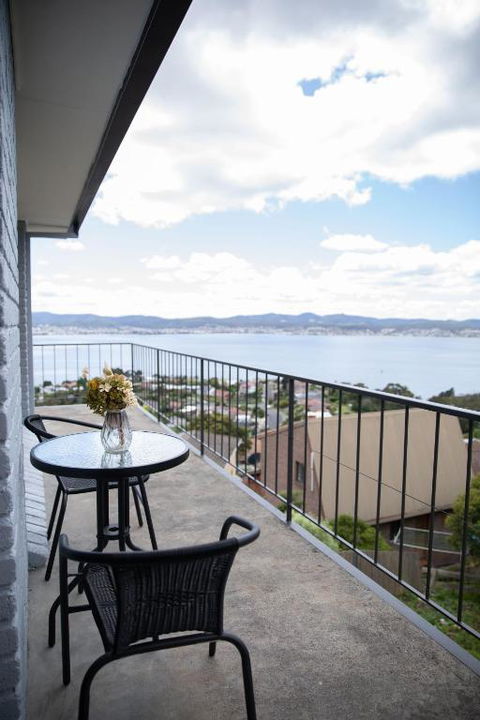 Cheerful 3 Bedrooms Home With Sea View - Accommodation Coffs Harbour 0