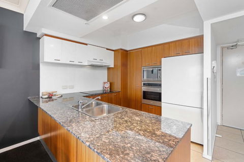 Chevron Renaissance - 2 Bedroom 2 Bathroom Apartments - Partial Ocean And City View - Self Contained & Privately Managed - Wow Stay - Accommodation Coffs Harbour 4