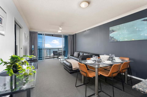 Chevron Renaissance - 2 Bedroom 2 Bathroom Apartments - Partial Ocean And City View - Self Contained & Privately Managed - Wow Stay - Accommodation Coffs Harbour 2