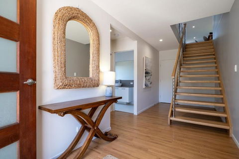 Chic Coastal Home On Orealla - Accommodation Coffs Harbour 3