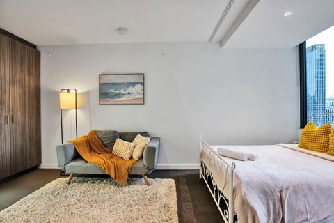 Chic Urban Studio Cloud Nine - 1B1B - Accommodation Coffs Harbour 0