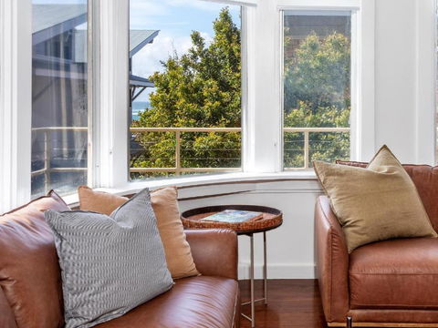 Chill On The Hill - Oceanstays - Accommodation Coffs Harbour 0