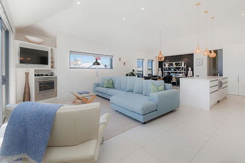 Chimneys On Bank - Accommodation Coffs Harbour 0