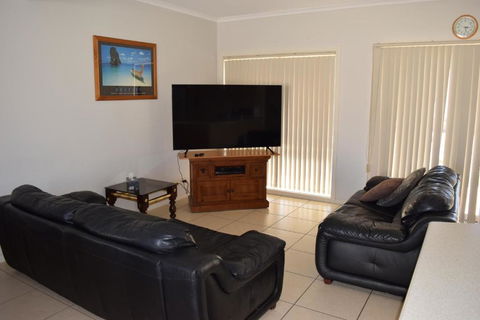 Christies Seahorse Holiday Townhouses - Accommodation Coffs Harbour 1