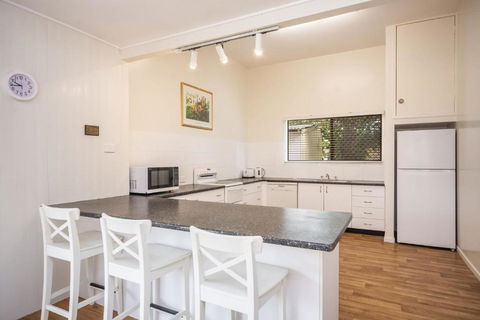 Clarence Court On The Beach - Spacious Beach House - Accommodation Coffs Harbour 2
