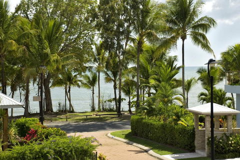 Clifton Beach Holiday Villas - Accommodation Coffs Harbour 2
