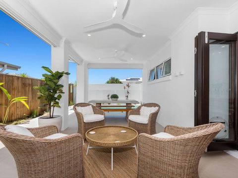 Coastal Hideaway In The Heart Of Casuarina With Heated Pool - Accommodation Coffs Harbour 3
