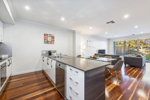 Coastal Parkside - Glenelg North - C21 SouthCoast Holidays - Accommodation Coffs Harbour 0