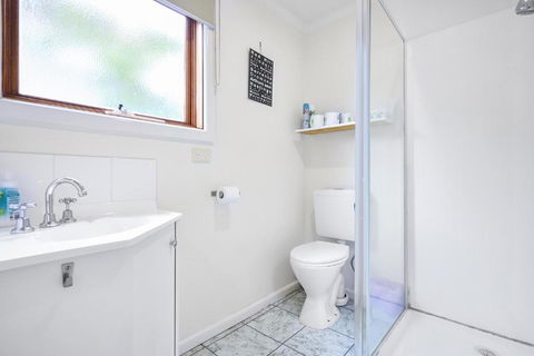 Coastal Oasis Charming Retreat Steps From Rye Beach - Accommodation Coffs Harbour 3