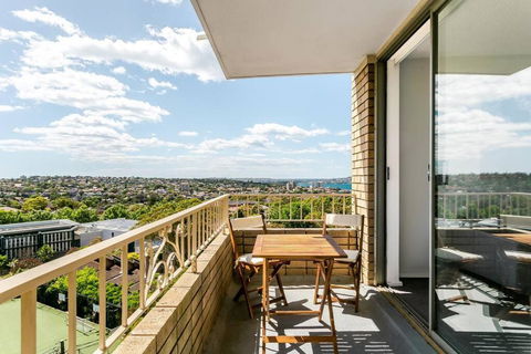 CRE31 - Renovated 1 Bedroom Unit - Cremorne - Accommodation Coffs Harbour 0