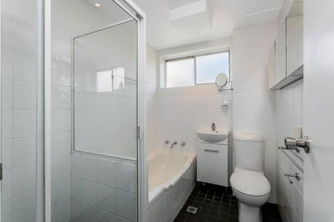 CRE31 - Renovated 1 Bedroom Unit - Cremorne - Accommodation Coffs Harbour 3