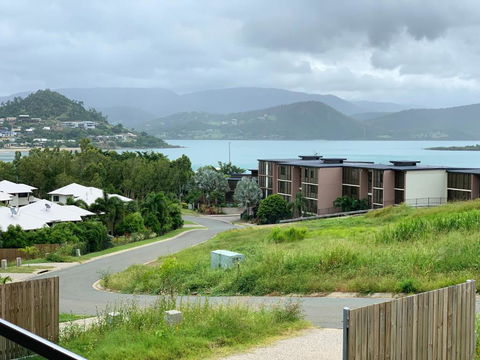 DAYDREAMING Airlie Beach, Water Views & Only 200m To Boardwalk. - Accommodation Coffs Harbour 2