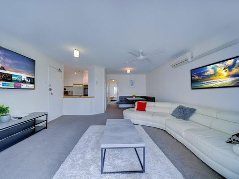 2BR Aloha Lane Main Beach Apartment - Accommodation Coffs Harbour 0