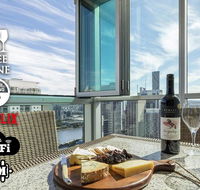 2BR EPIC VIEWS  CBD  2 Cars  Pool Wine Gym Netflix - Accommodation Coffs Harbour