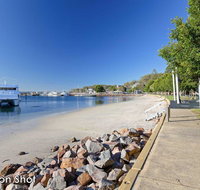 3 Tomaree Street - cute 4 bedroom house with aircon in the heart of town - Accommodation Coffs Harbour
