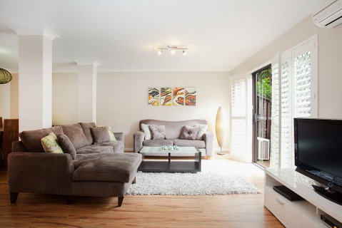 3-Bed Home With BBQ Patio Near Parks And Playgrounds - Accommodation Coffs Harbour 0