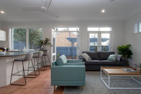 3BR Cottage With Parking Close To Adelaide CBD - Accommodation Coffs Harbour 0