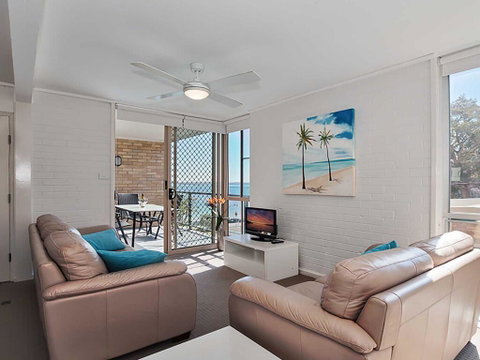4 'Shoreline' 7 Victoria Parade - Views Over Fly Point And Marina - Accommodation Coffs Harbour 1