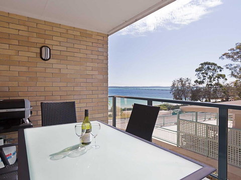 4 'Shoreline' 7 Victoria Parade - Views Over Fly Point And Marina - Accommodation Coffs Harbour 0