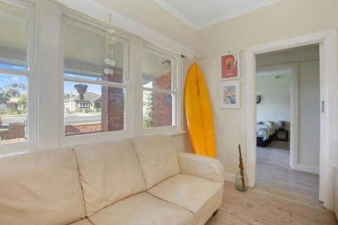 4 MONTROSE AVE - Retro Home In The Heart Of Town - Accommodation Coffs Harbour 1