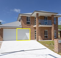 5 Bent Street - huge house with Foxtel  Aircon - Accommodation Coffs Harbour
